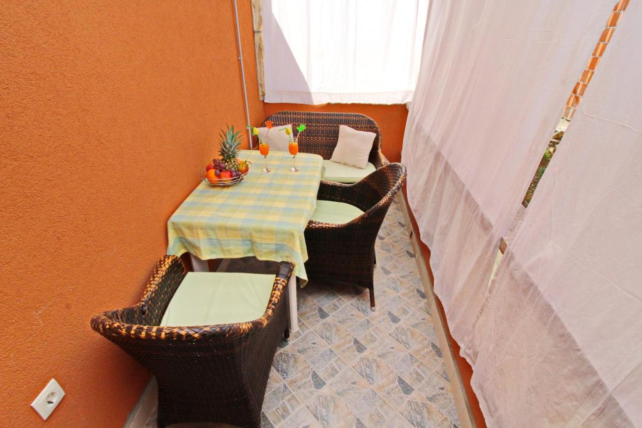 Apartments Sea Line Приградица Экстерьер фото