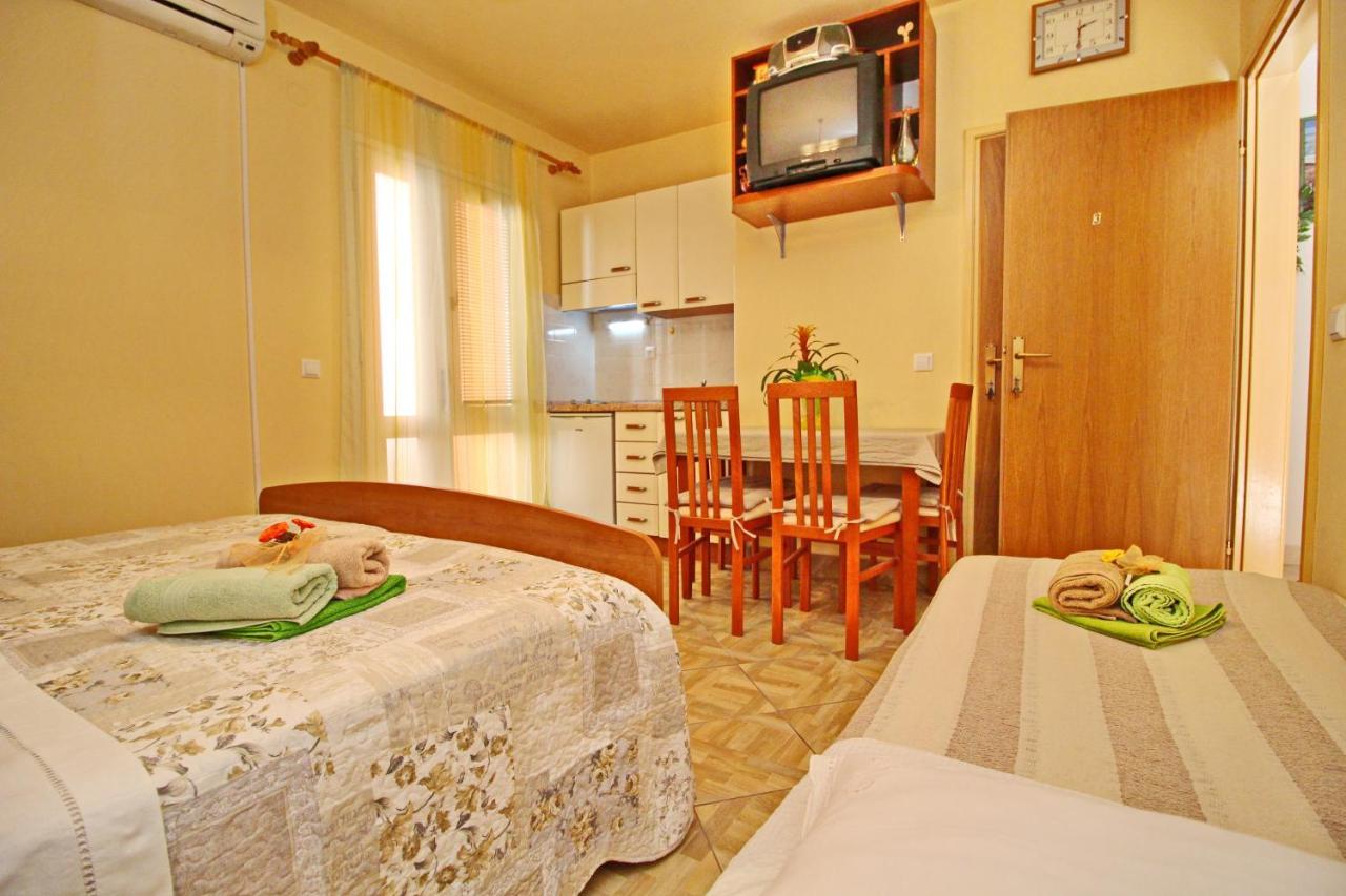 Apartments Sea Line Приградица Экстерьер фото